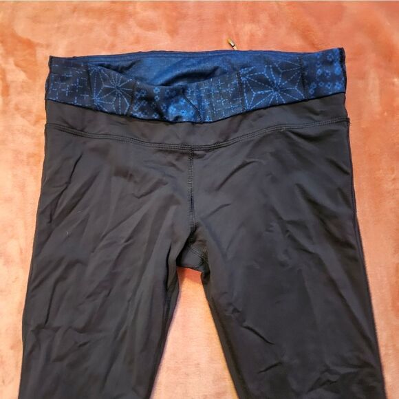 Lululemon Pace Tight 2  Reflective Run Train cropped with 26" inseam, sz 8 - Picture 2 of 6